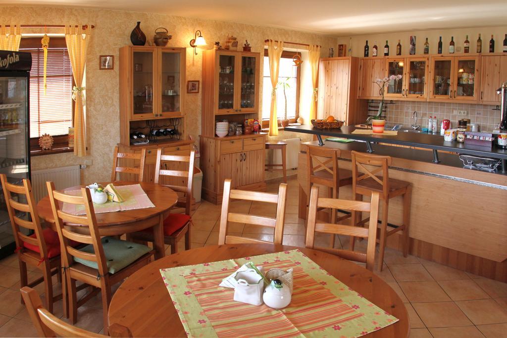 Penzion Pod Hradem Potštejn Extérieur photo