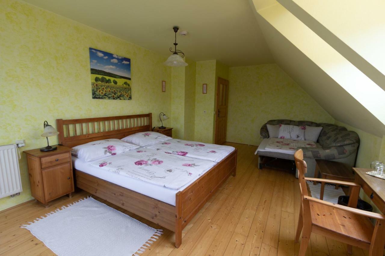 Penzion Pod Hradem Potštejn Extérieur photo